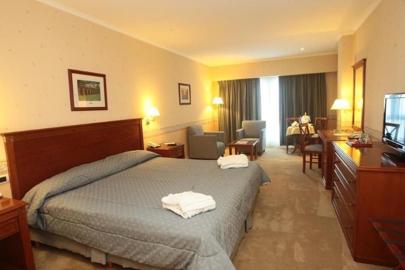 Howard Johnson Rio Ceballos Hotel Y Casino Esterno foto